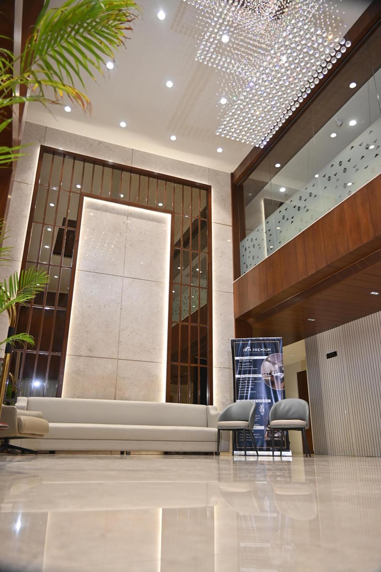 Pam Premium Hotel Vadodara Luaran gambar